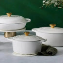 Panela Le Creuset Redonda Signature Branco com Pegador Dourado 2,4L 20cm